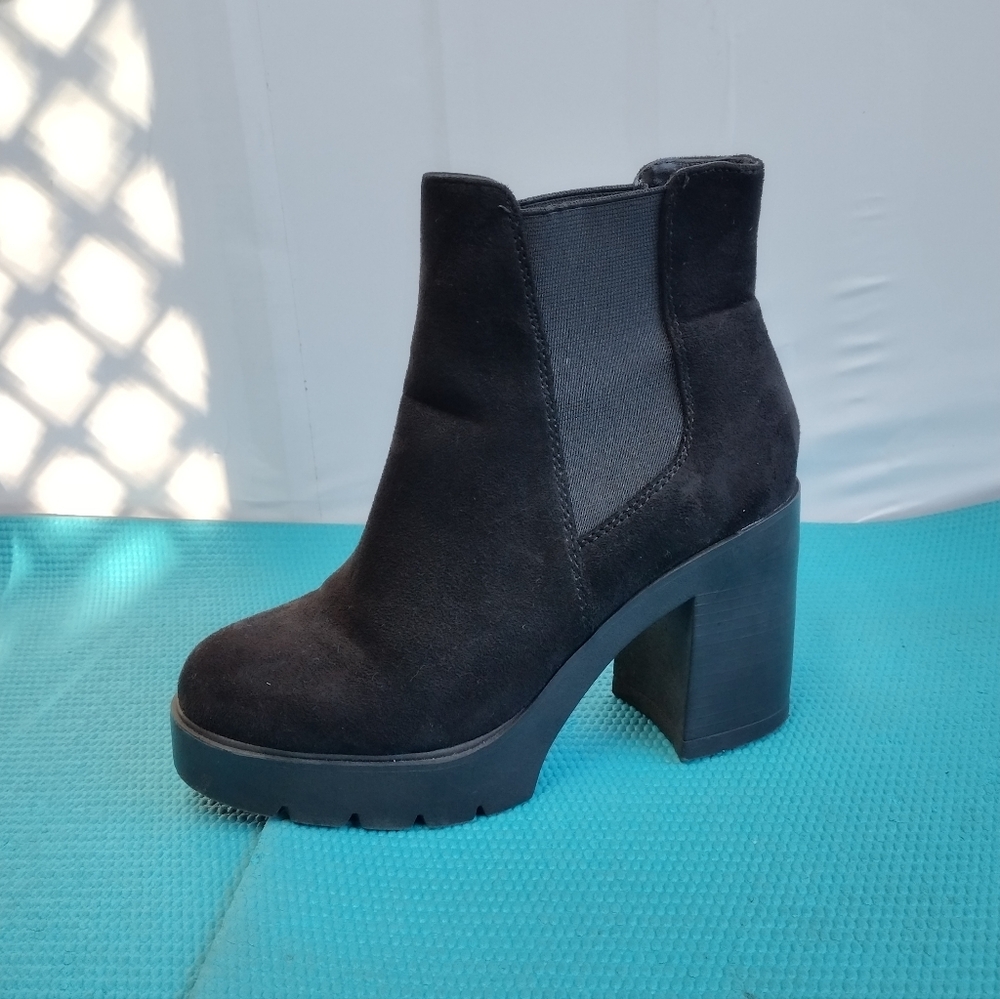 Soda Women Chunky High Heels Ankle Boots Platform Elastic Sides Booties Sz 7